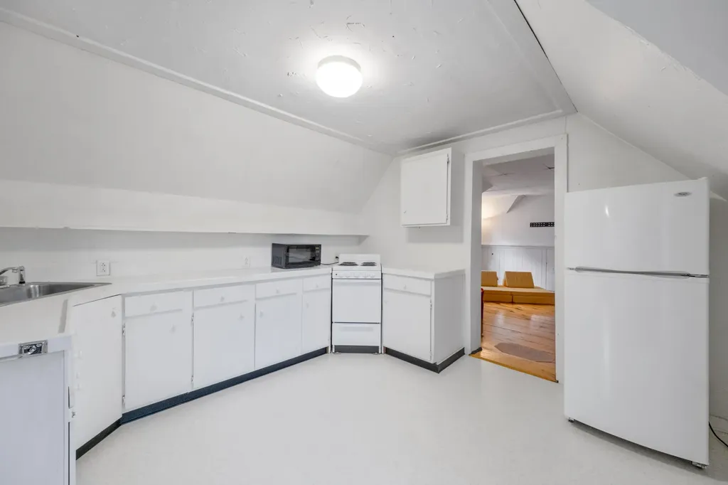 21 Ocean Street Rockland ME 04841