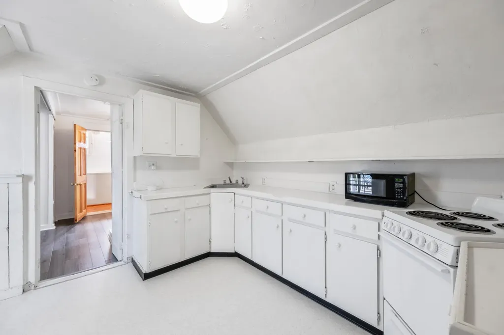 21 Ocean Street Rockland ME 04841