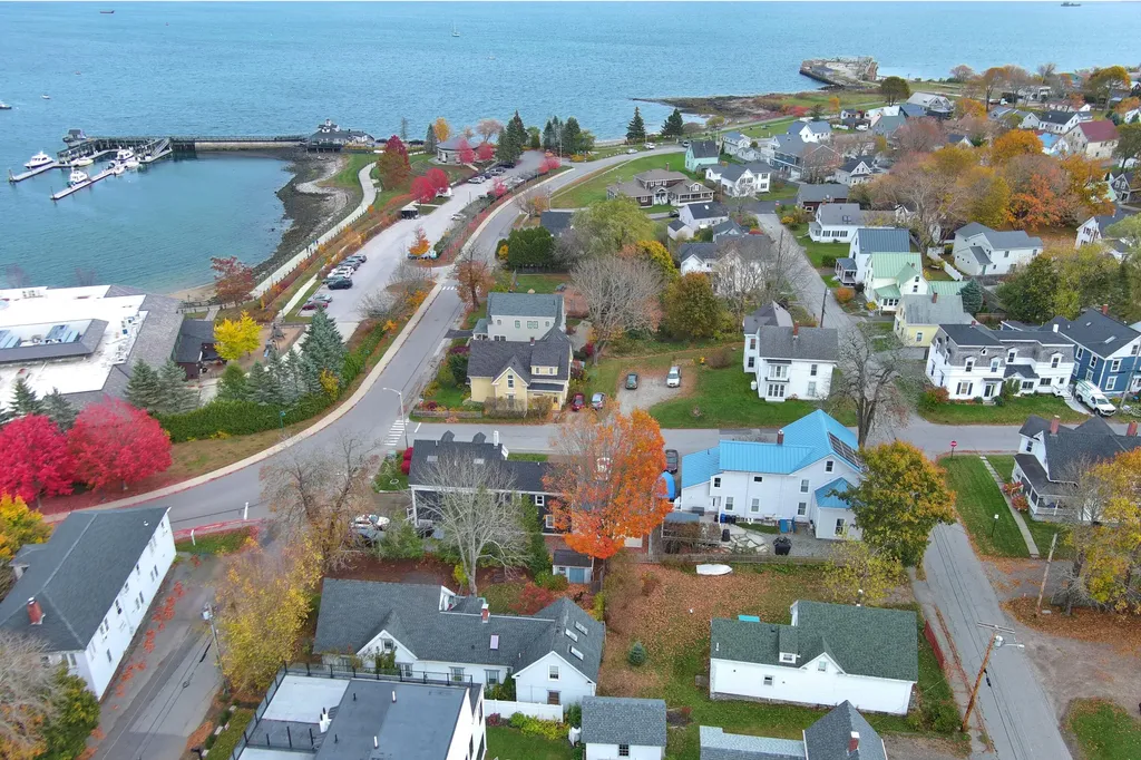 21 Ocean Street Rockland ME 04841