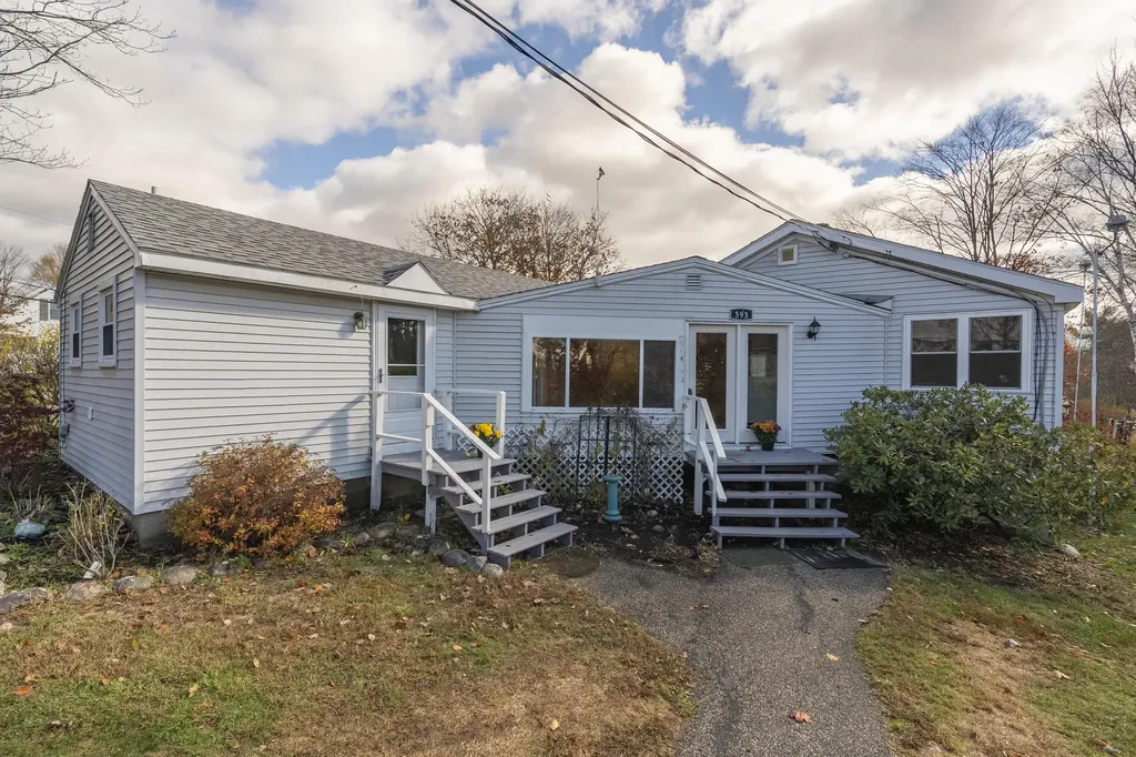 393 E Main Street Yarmouth ME 04096