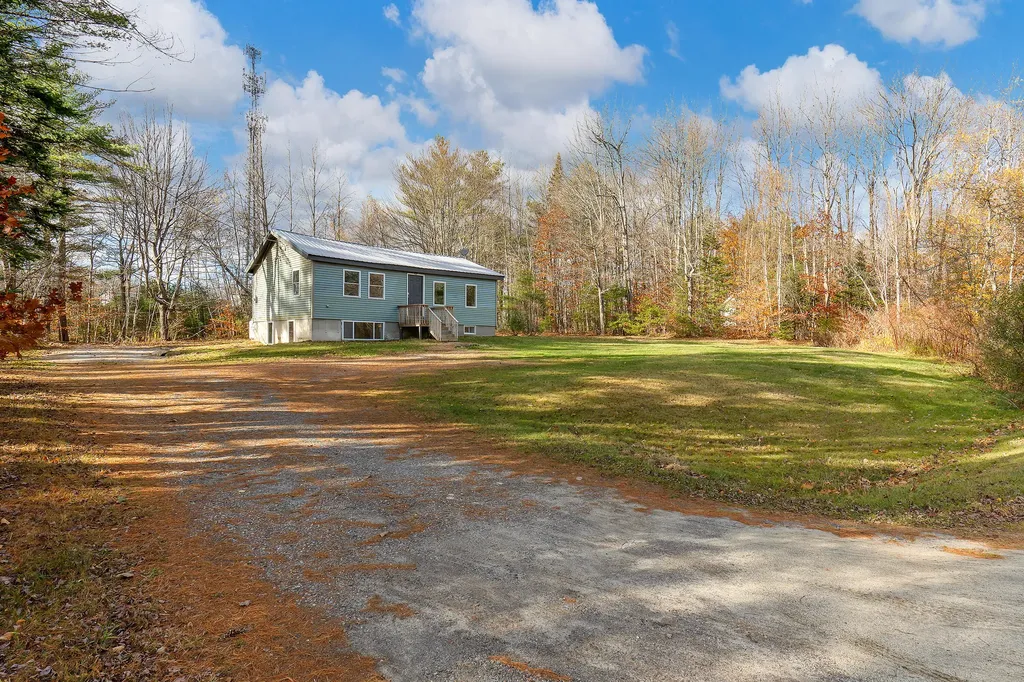 43 Ridge Road Richmond ME 04357