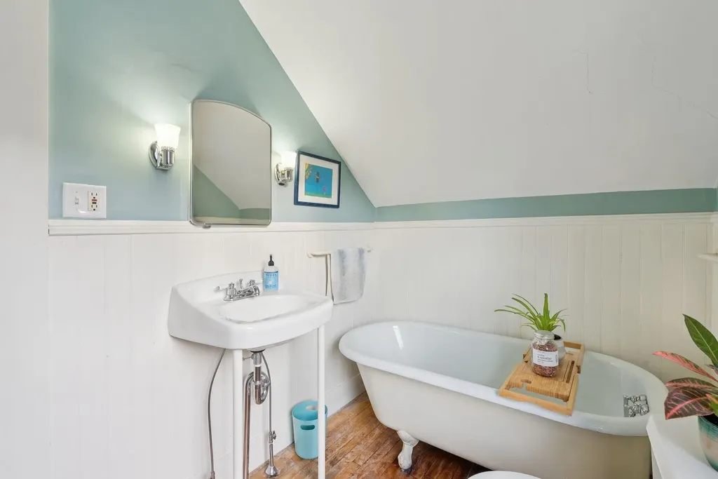 15 Linden Street Auburn ME 04210