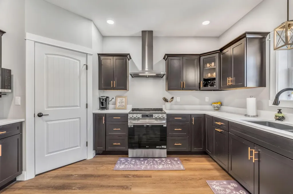 81 Fowler Road Hampden ME 04444