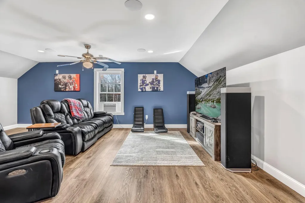 81 Fowler Road Hampden ME 04444