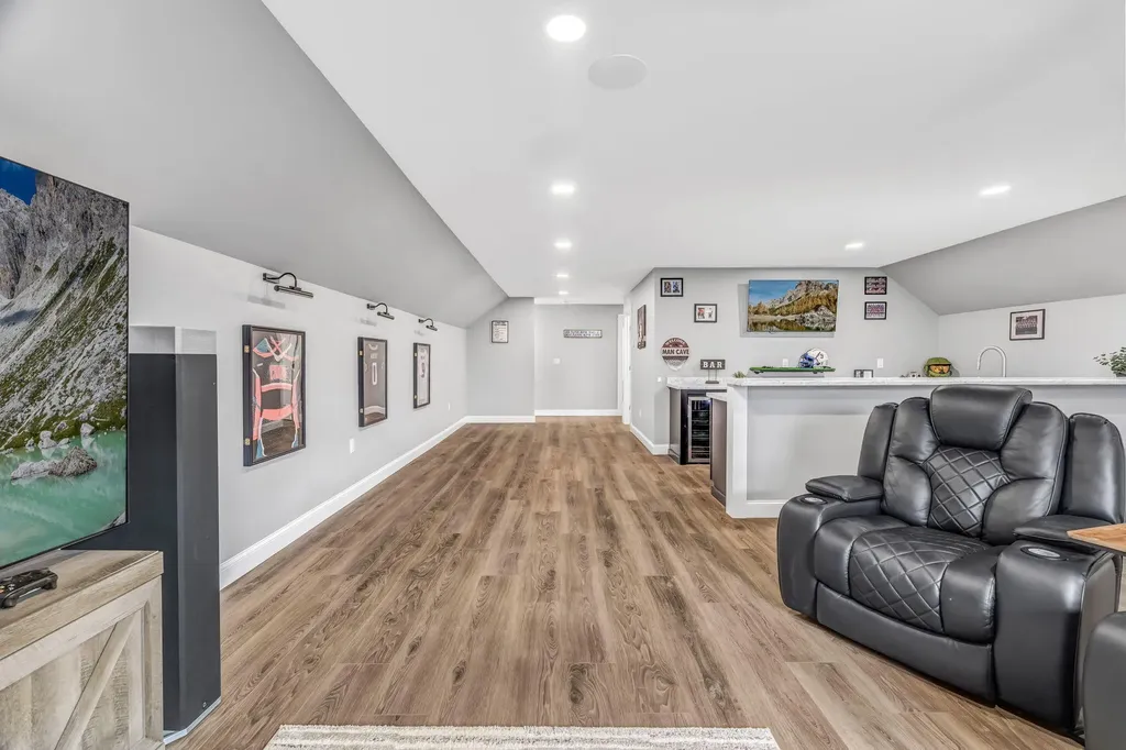 81 Fowler Road Hampden ME 04444
