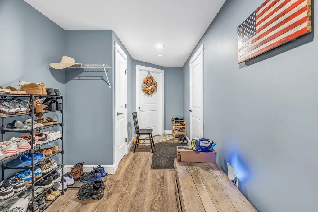 81 Fowler Road Hampden ME 04444