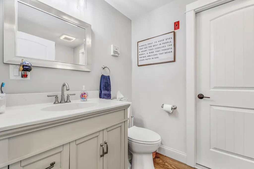 81 Fowler Road Hampden ME 04444
