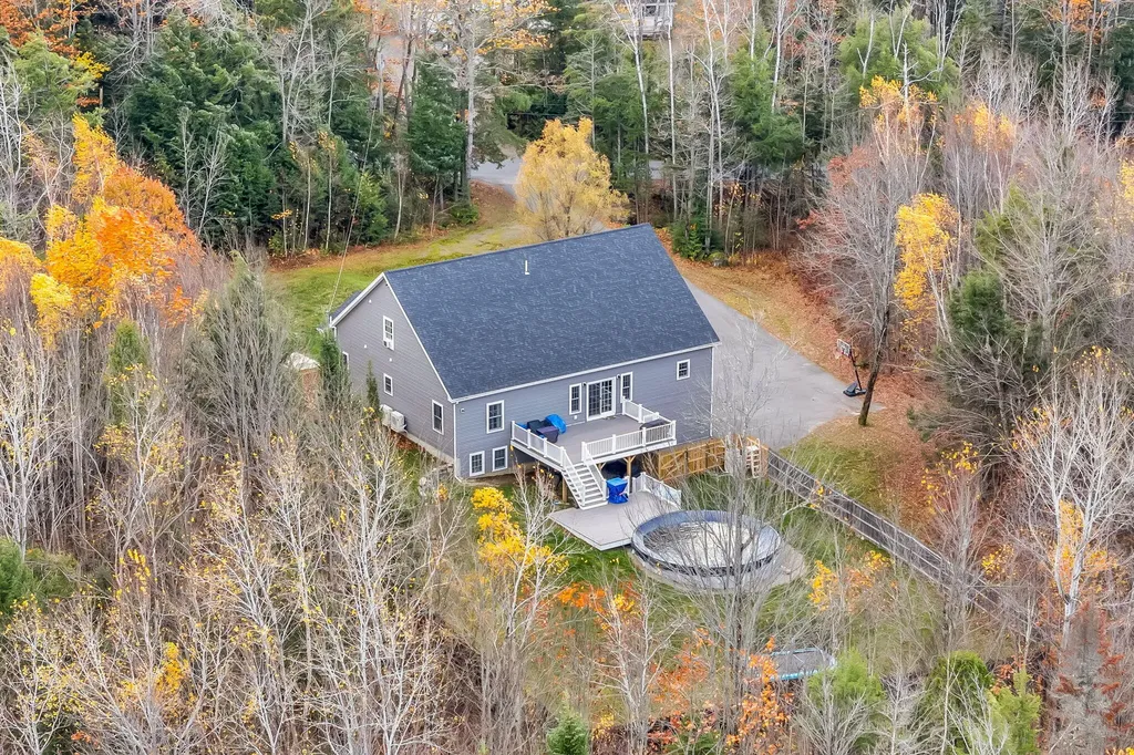 81 Fowler Road Hampden ME 04444