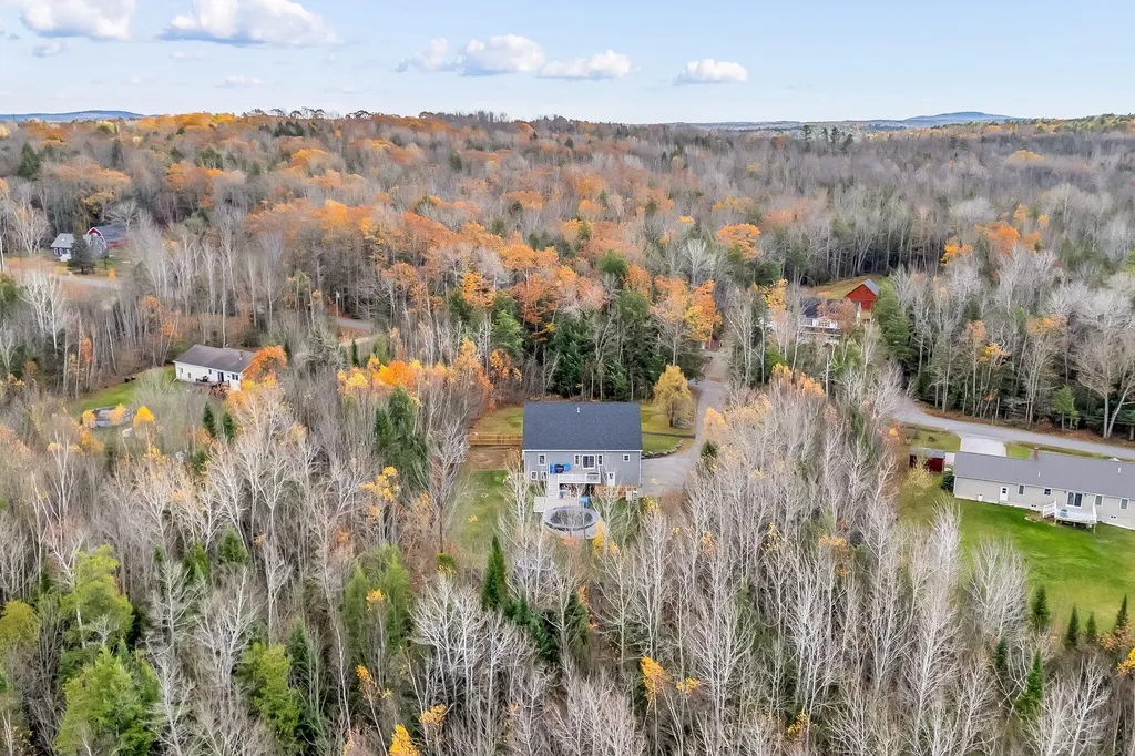 81 Fowler Road Hampden ME 04444