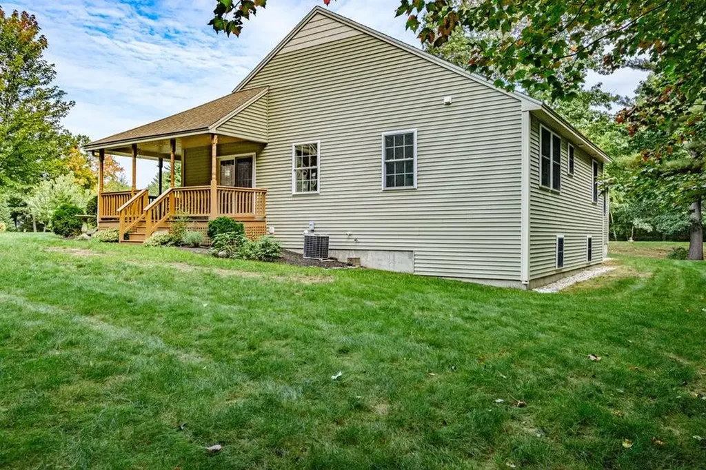 4 Paxton Way Windham ME 04062
