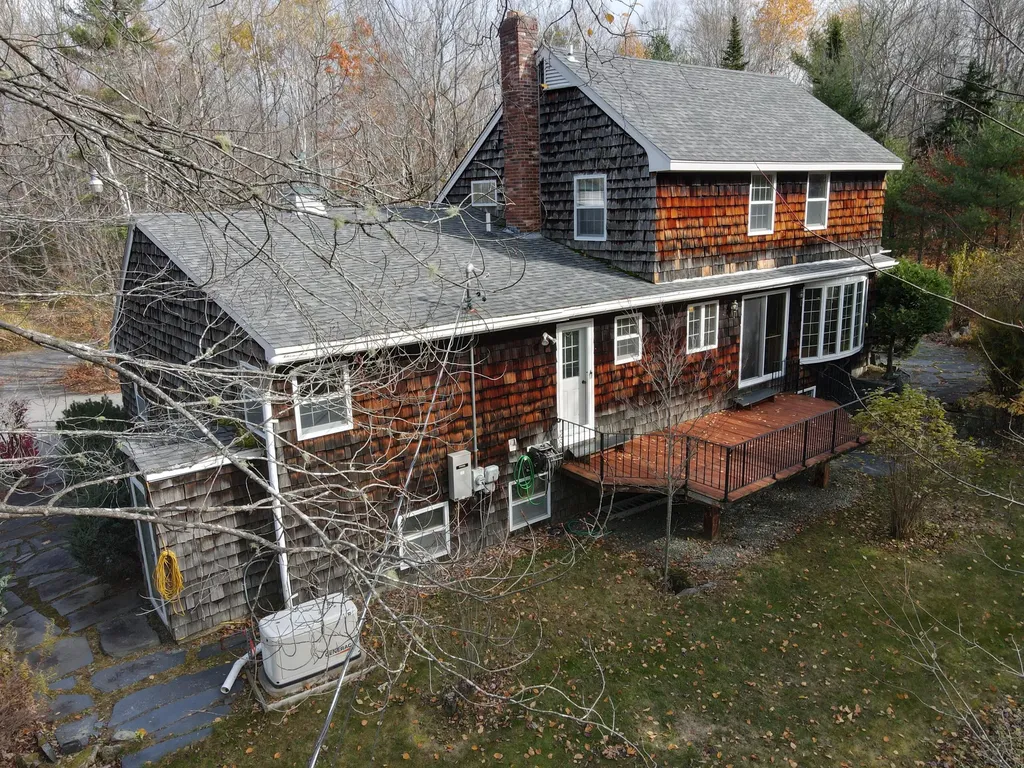 90 Woodridge Road Brewer ME 04412