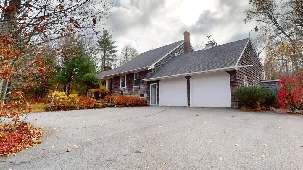 90 Woodridge Road Brewer ME 04412
