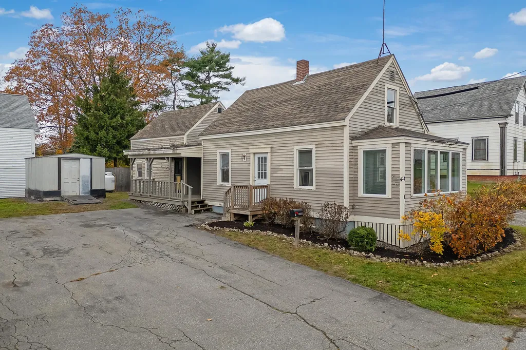 4 Lincoln Street Richmond ME 04357