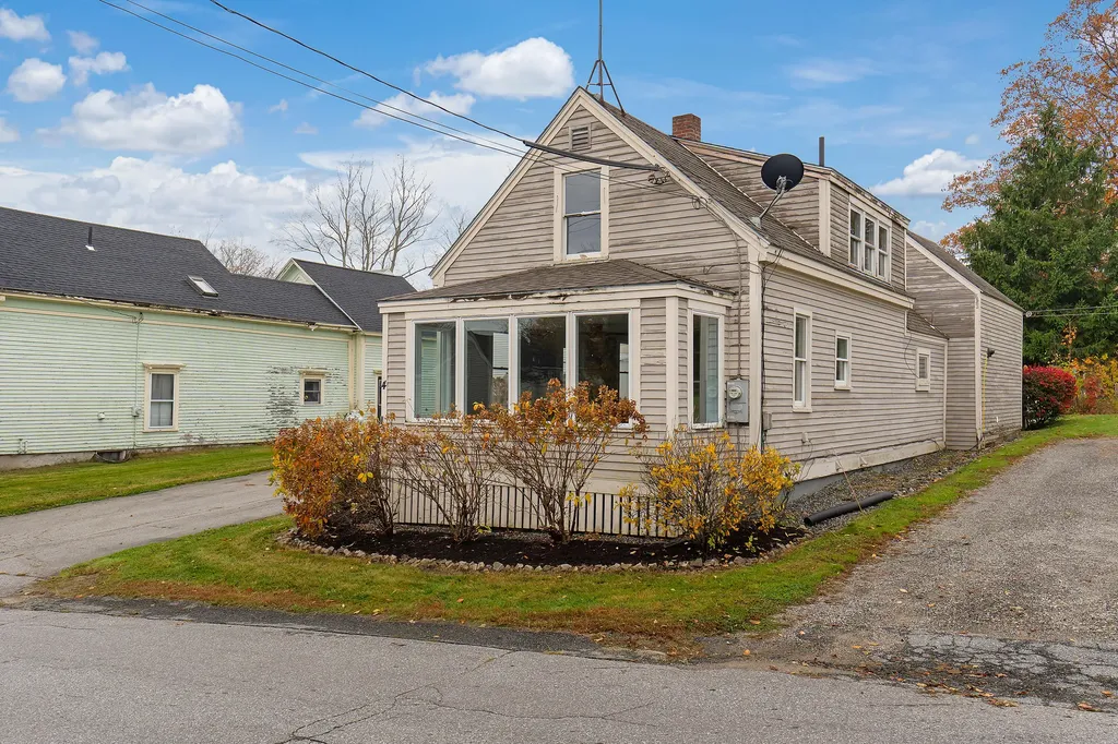 4 Lincoln Street Richmond ME 04357