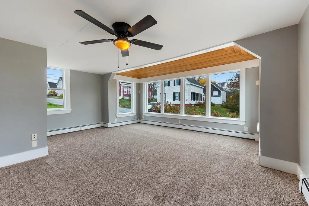 4 Lincoln Street Richmond ME 04357