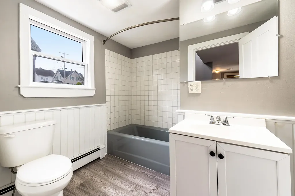 4 Lincoln Street Richmond ME 04357