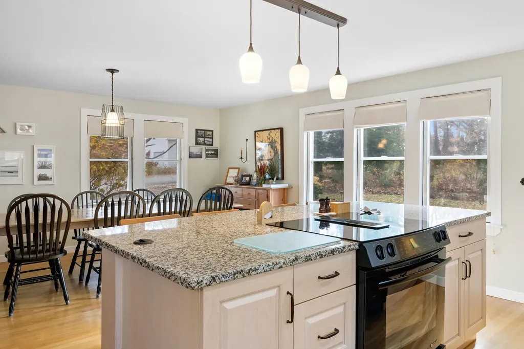 40 Highland Street Rockland ME 04841
