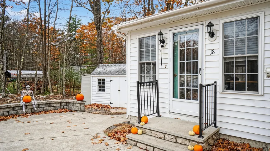 18 Oak Ridge Road Sanford ME 04073