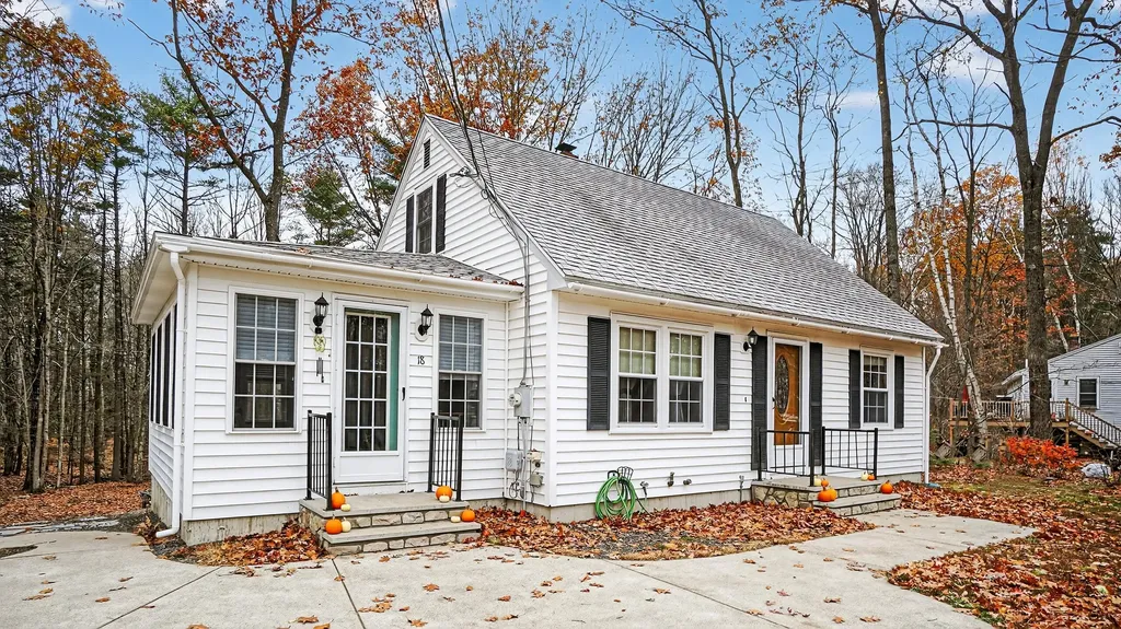 18 Oak Ridge Road Sanford ME 04073