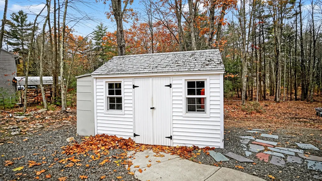 18 Oak Ridge Road Sanford ME 04073