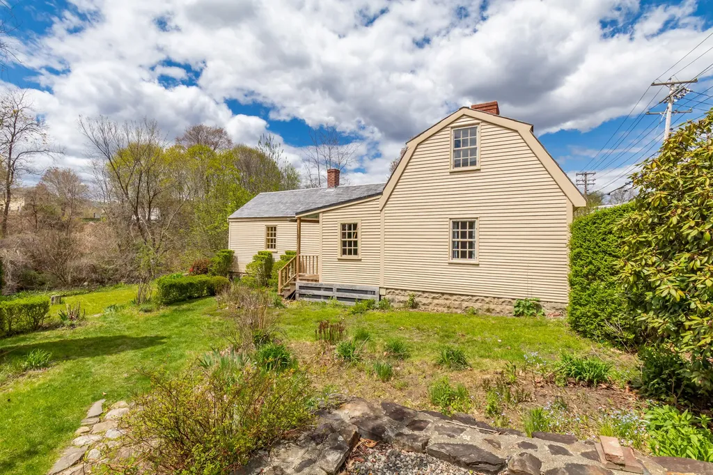 7 Water Street Kennebunk ME 04043