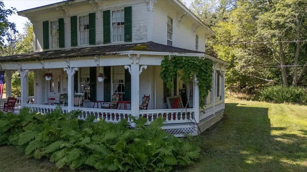 292 & 300 Main Road Islesboro ME 04848