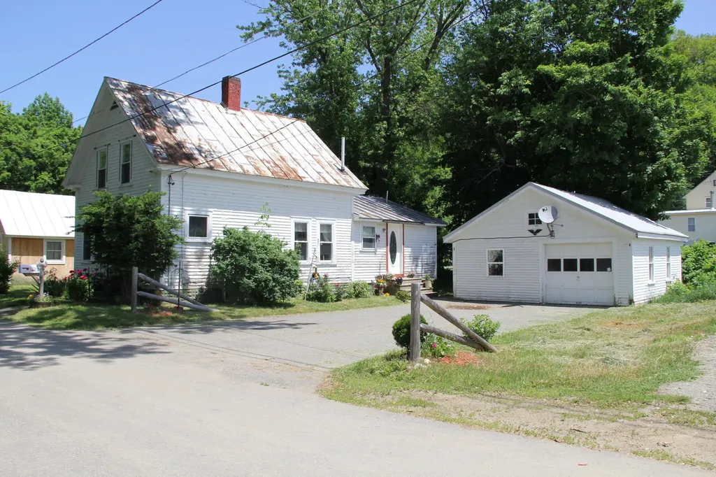 9 Collins Street Bingham ME 04920