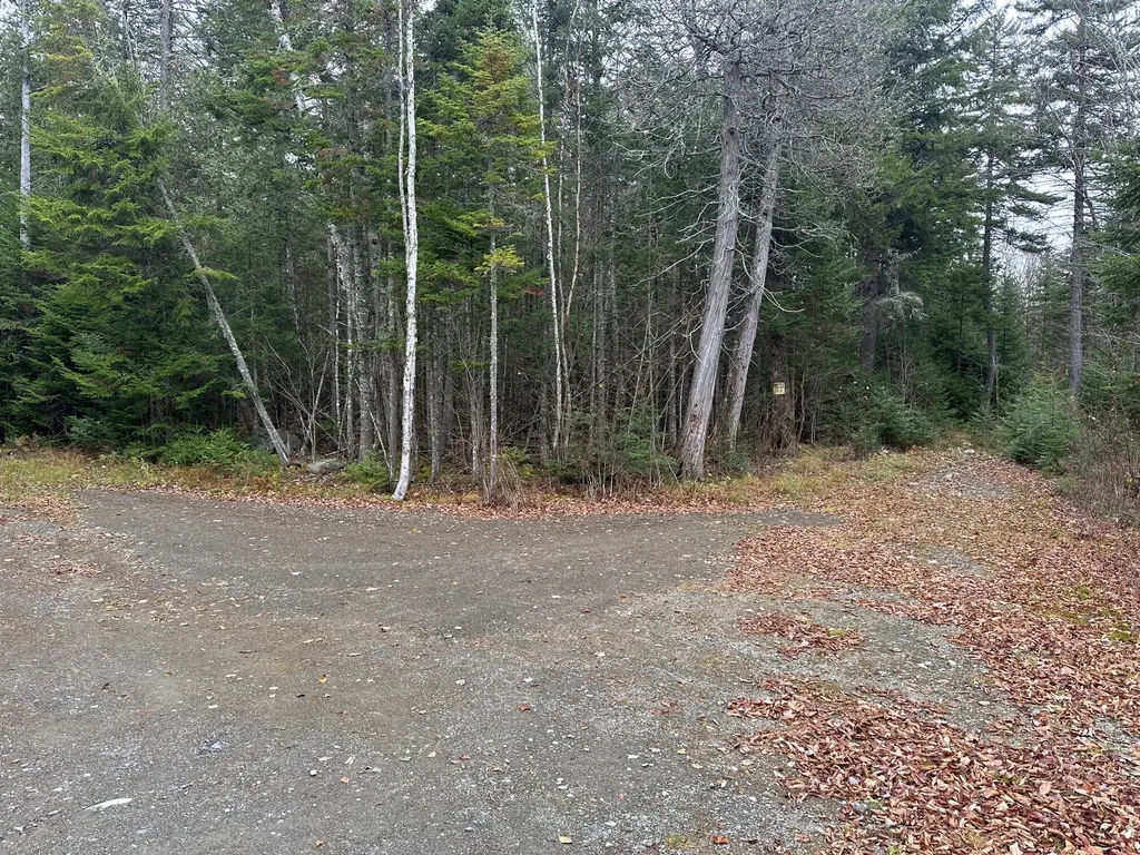 143 Paradise Lane Tomhegan Twp ME 04478
