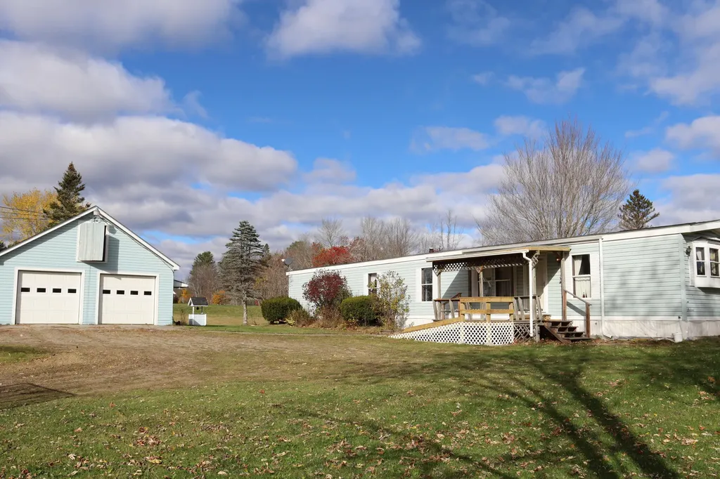 187 Lebanon Road Winterport ME 04496