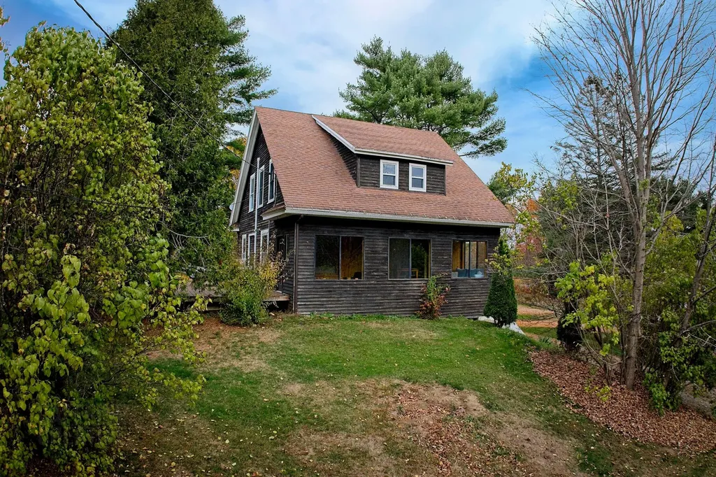 96 Whitefield Road Pittston ME 04345