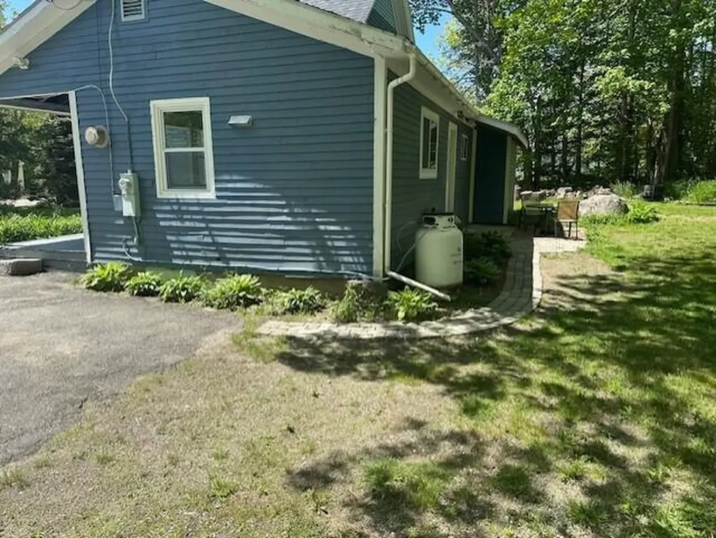 50 Blackwoods Road Franklin ME 04634