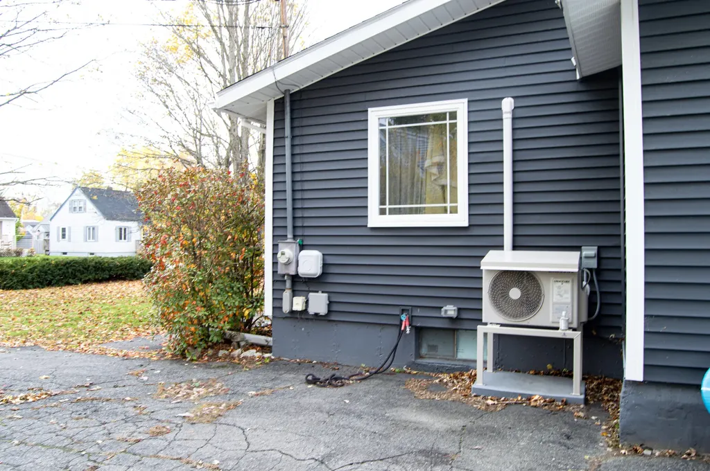 30 Cottage Street Fairfield ME 04937