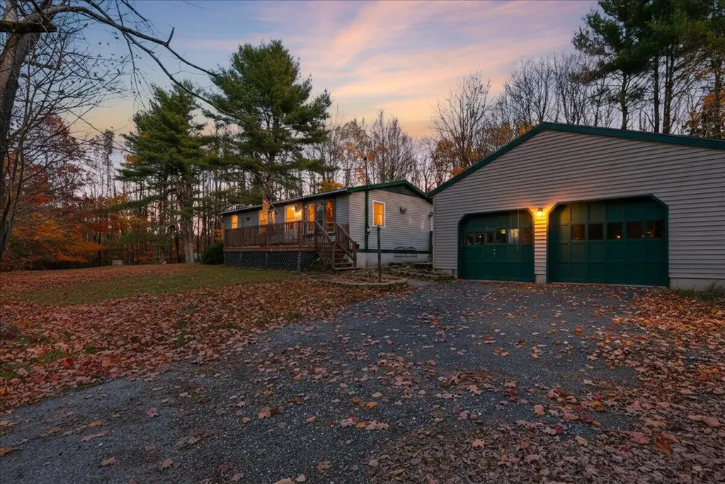 26 Carpenter Road Poland ME 04274