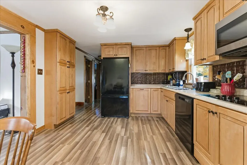 26 Carpenter Road Poland ME 04274