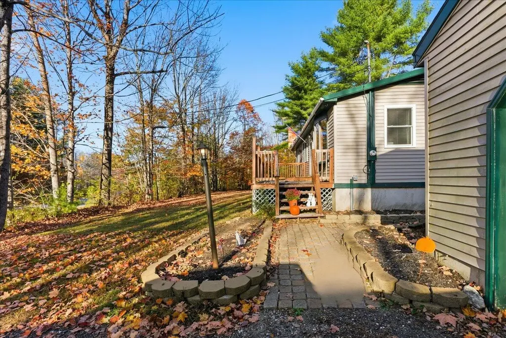 26 Carpenter Road Poland ME 04274