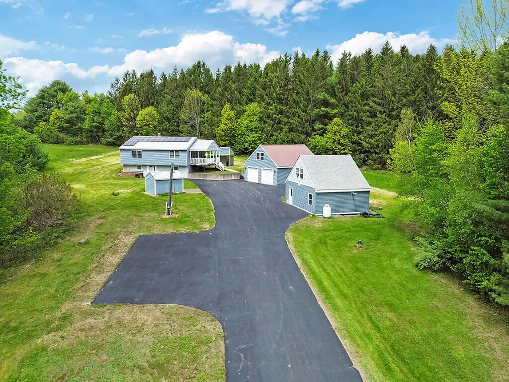 20 Pitt Road Windsor ME 04363
