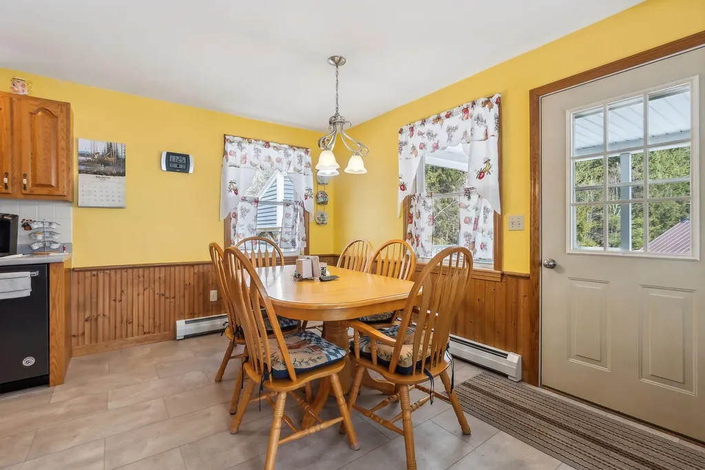 20 Pitt Road Windsor ME 04363