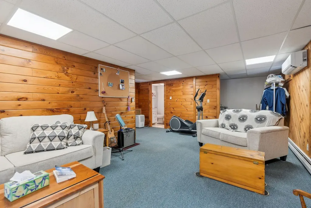 20 Pitt Road Windsor ME 04363