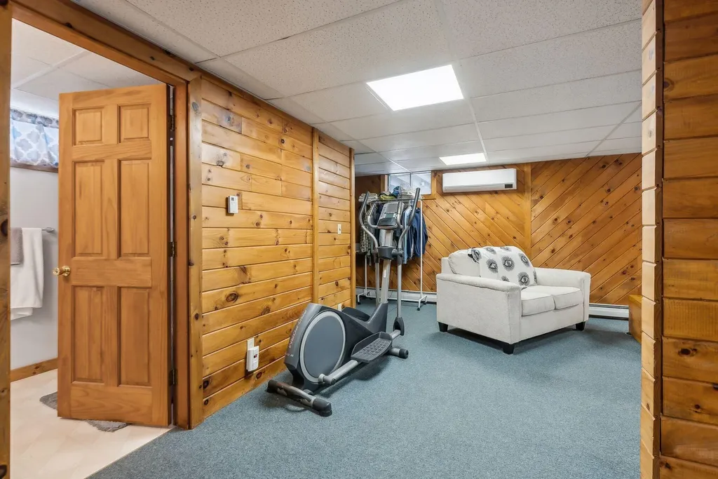 20 Pitt Road Windsor ME 04363