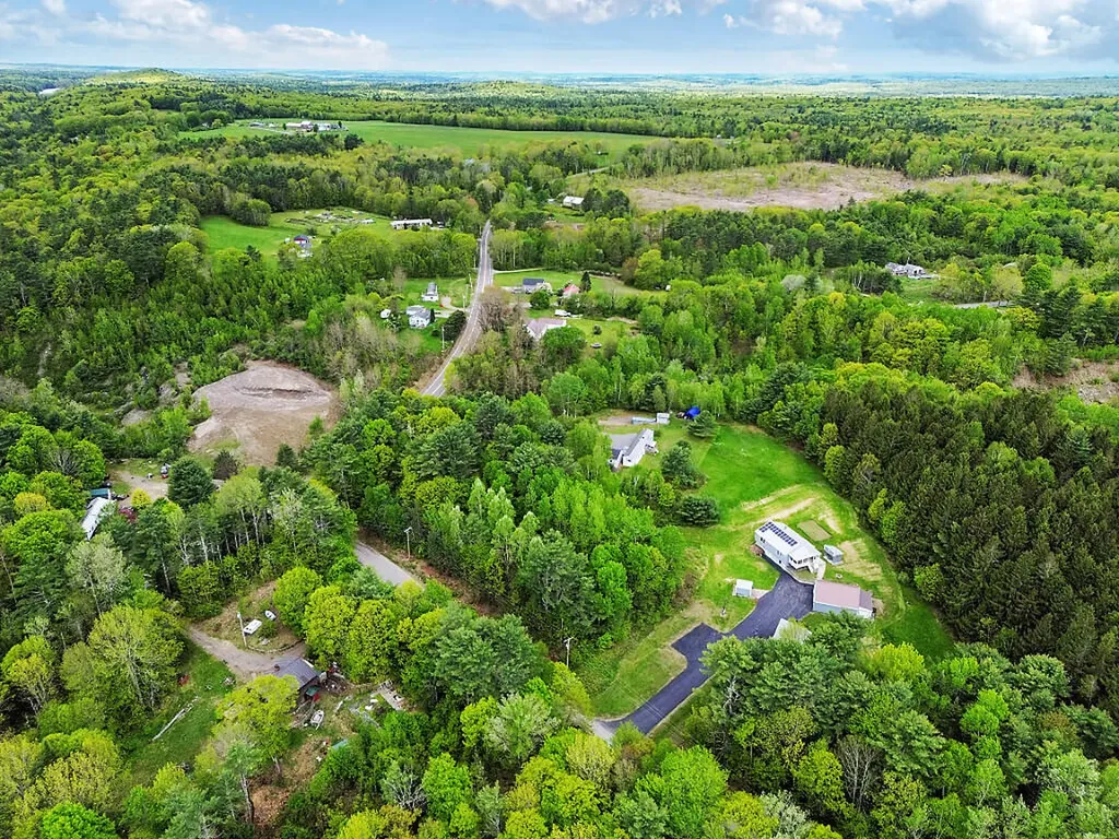 20 Pitt Road Windsor ME 04363