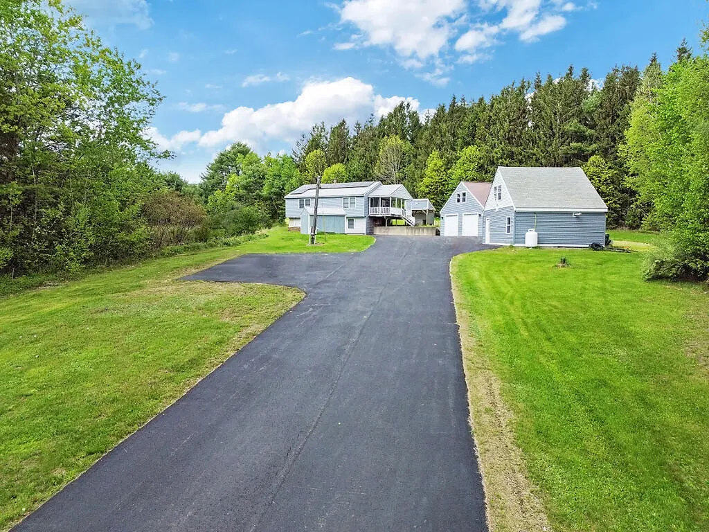 20 Pitt Road Windsor ME 04363