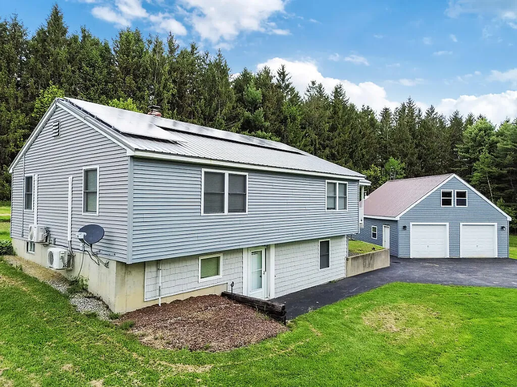 20 Pitt Road Windsor ME 04363