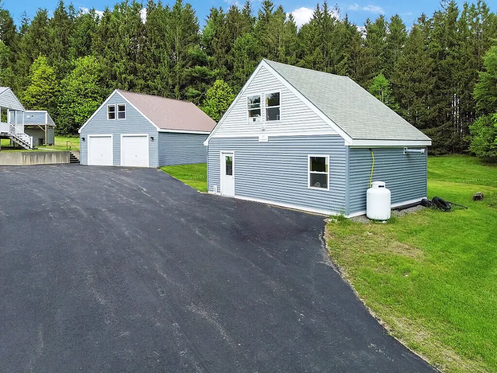 20 Pitt Road Windsor ME 04363