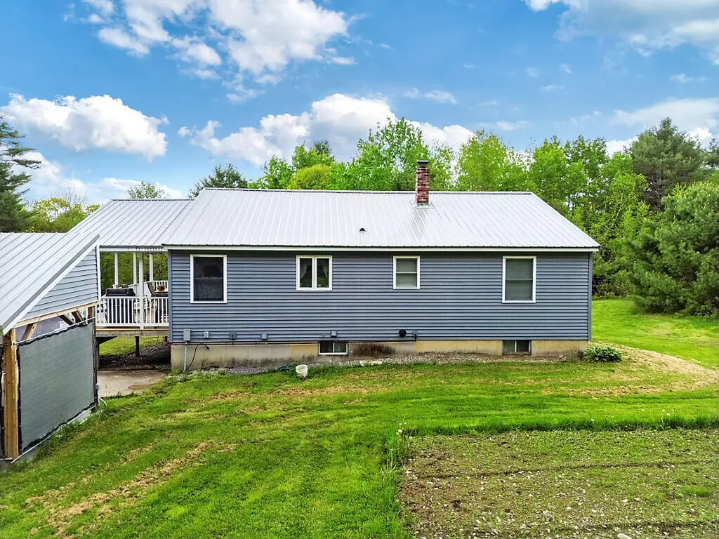20 Pitt Road Windsor ME 04363