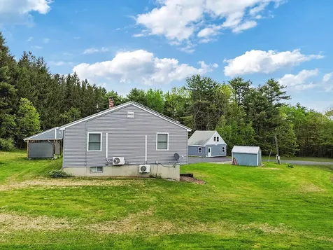 20 Pitt Road Windsor ME 04363