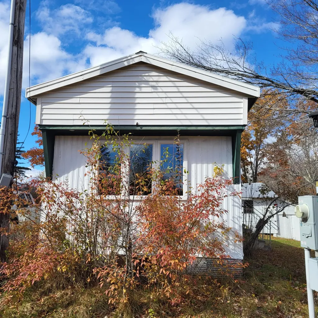 14 Norway Road Waterford ME 04088