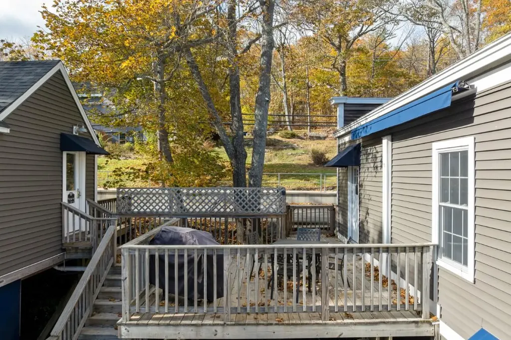 43 Oak Street Boothbay Harbor ME 04538