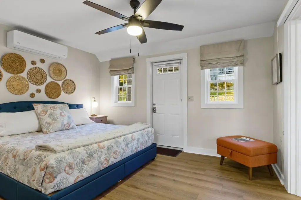 43 Oak Street Boothbay Harbor ME 04538