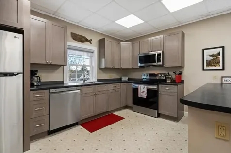 43 Oak Street Boothbay Harbor ME 04538