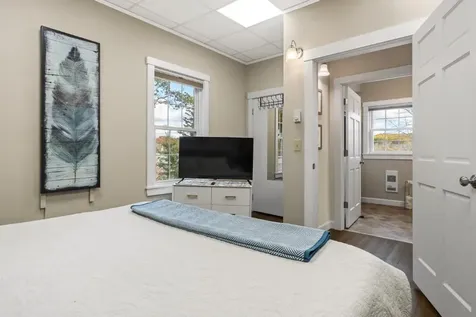 43 Oak Street Boothbay Harbor ME 04538